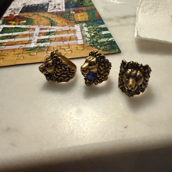 Gucci Gold Lion Head Rings with Blue Accent